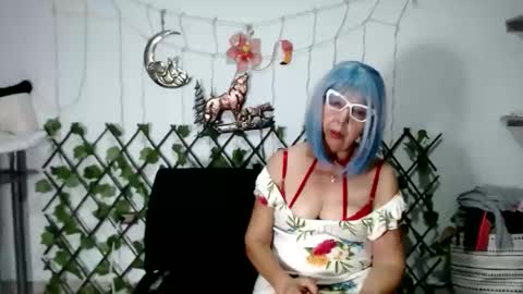 Snapshot of ruth_blue21 chatting on January 16, 2:51 am ruth_blue21 online show from January 16, 2:51 am
