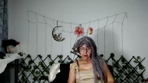 Snapshot of ruth_blue21 chatting on February 9, 2:06 am ruth_blue21 online show from February 9, 2:06 am