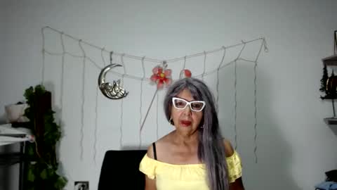 Snapshot of ruth_blue21 chatting on December 29, 12:20 am ruth_blue21 online show from December 29, 12:20 am