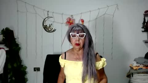 Snapshot of ruth_blue21 chatting on January 13, 4:07 am ruth_blue21 online show from January 13, 4:07 am