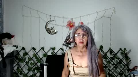Snapshot of ruth_blue21 chatting on February 11, 2:46 am ruth_blue21 online show from February 11, 2:46 am