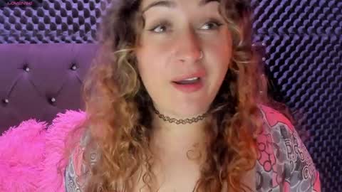 Snapshot of saara__queen chatting on February 11, 3:29 am saara__queen online show from February 11, 3:29 am