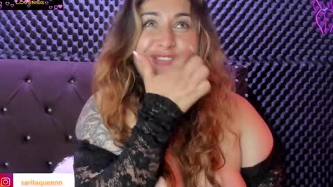 Snapshot of saara__queen chatting on December 11, 6:47 am saara__queen online show from December 11, 6:47 am