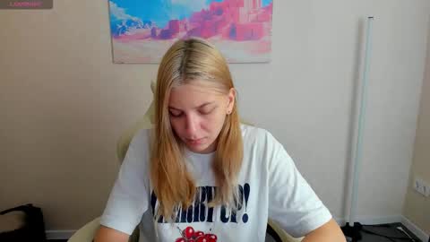 Snapshot of sabrina_moun chatting on September 18, 12:47 am sabrina_moun online show from September 18, 12:47 am