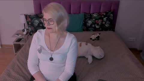 Sabrina MacMarren online show from February 11, 4:24 pm