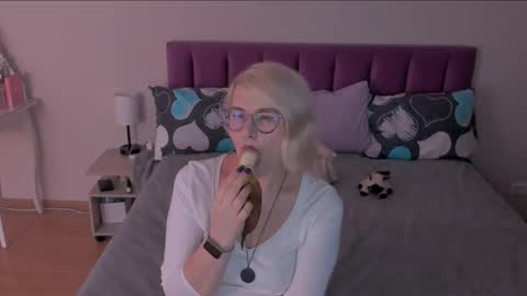 Sabrina MacMarren online show from February 22, 3:36 pm