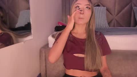 Snapshot of sabrinaspell_ chatting on September 19, 11:47 am S A B R I N A online show from September 19, 11:47 am