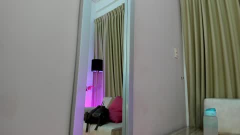 Snapshot of sabrinawarren chatting on February 3, 11:53 am Sabrina Warren online show from February 3, 11:53 am
