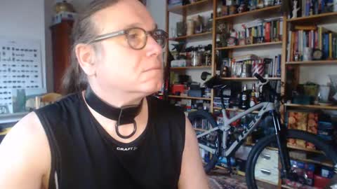 Snapshot of saint_beauvais chatting on January 16, 11:37 am saint_beauvais online show from January 16, 11:37 am