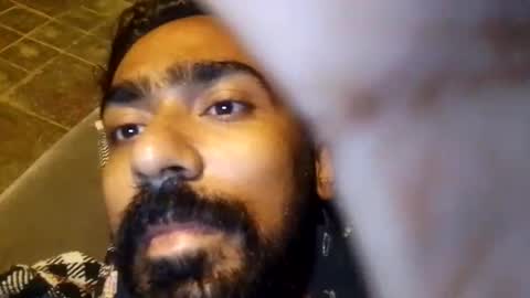Snapshot of saleem503554 chatting on September 13, 11:18 pm saleem503554 online show from September 13, 11:18 pm