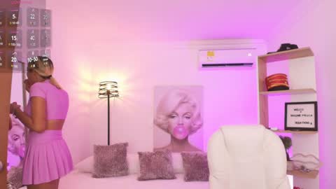 Snapshot of saloomee__ chatting on February 5, 11:55 am SALOME online show from February 5, 11:55 am
