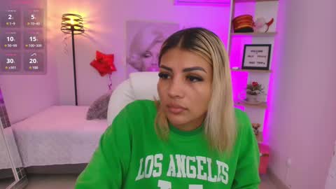Snapshot of saloomee__ chatting on March 12, 10:59 am SALOME online show from March 12, 10:59 am