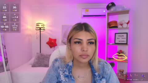 Snapshot of saloomee__ chatting on March 1, 11:39 am SALOME online show from March 1, 11:39 am