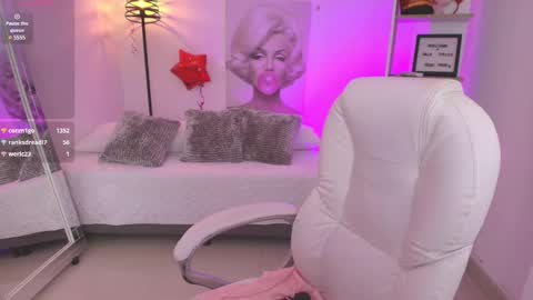Snapshot of saloomee__ chatting on March 10, 2:16 pm SALOME online show from March 10, 2:16 pm