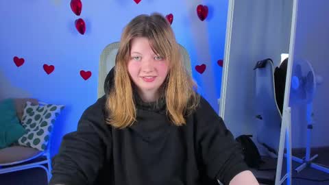 Snapshot of salut_love chatting on February 13, 3:35 pm Ruby online show from February 13, 3:35 pm