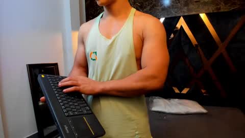 Snapshot of salvatore_damore chatting on January 30, 11:33 am SALVATORE online show from January 30, 11:33 am