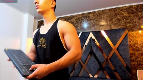 Snapshot of salvatore_damore chatting on February 1, 11:10 am SALVATORE online show from February 1, 11:10 am