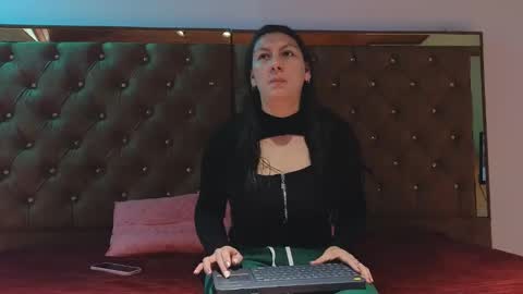 Snapshot of samantha_231 chatting on September 22, 1:37 pm samantha_231 online show from September 22, 1:37 pm
