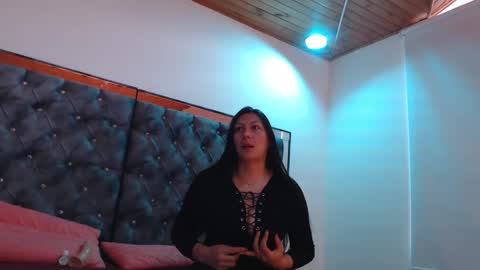 Snapshot of samantha_231 chatting on September 12, 2:08 pm samantha_231 online show from September 12, 2:08 pm