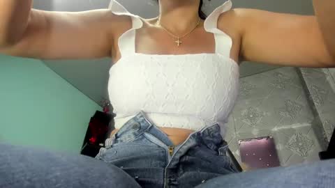 samantha_milfs online show from February 25, 10:37 am