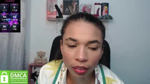 Snapshot of samanthaa_queen chatting on March 3, 1:56 pm sam online show from March 3, 1:56 pm