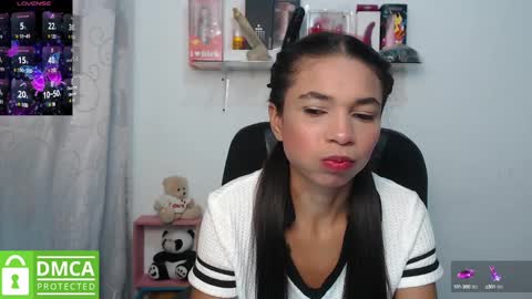 Snapshot of samanthaa_queen chatting on February 13, 11:17 am sam online show from February 13, 11:17 am