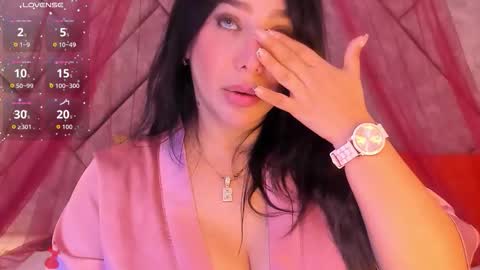 Snapshot of samara_alabi chatting on September 8, 6:51 pm Samara Benazir Alabi online show from September 8, 6:51 pm
