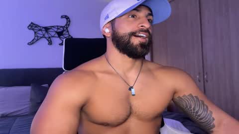 Snapshot of samdornan chatting on February 17, 6:50 pm Sam Dornan online show from February 17, 6:50 pm