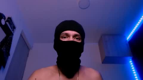 Snapshot of samuel_suarez chatting on February 12, 1:41 am online show from February 12, 1:41 am
