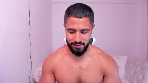 santiago_huntt online show from March 7, 11:16 pm