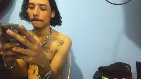 Snapshot of santiagoxxxtreme_ chatting on January 11, 6:45 am Santiago online show from January 11, 6:45 am