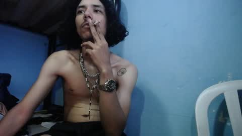 Snapshot of santiagoxxxtreme_ chatting on February 3, 12:25 am Santiago online show from February 3, 12:25 am