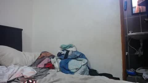 Snapshot of santiagoxxxtreme_ chatting on December 24, 3:37 pm Santiago online show from December 24, 3:37 pm