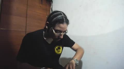 Snapshot of santiagoxxxtreme_ chatting on December 27, 7:18 am Santiago online show from December 27, 7:18 am