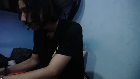 Snapshot of santiagoxxxtreme_ chatting on February 10, 7:36 am Santiago online show from February 10, 7:36 am