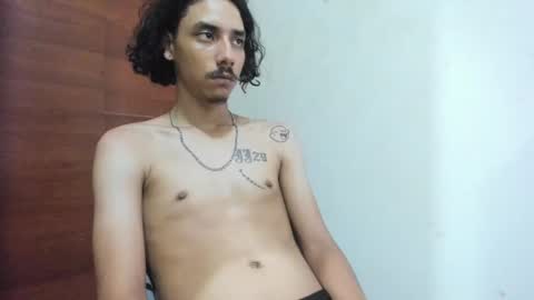 Snapshot of santiagoxxxtreme_ chatting on December 15, 7:42 pm Santiago online show from December 15, 7:42 pm