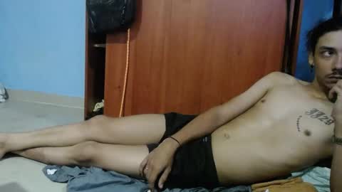 Snapshot of santiagoxxxtreme_ chatting on February 5, 1:47 am Santiago online show from February 5, 1:47 am