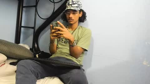 Snapshot of santiagoxxxtreme_ chatting on January 28, 7:53 am Santiago online show from January 28, 7:53 am