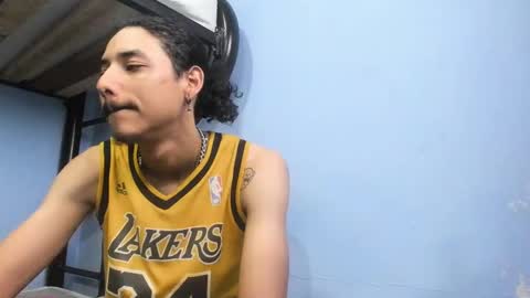 Snapshot of santiagoxxxtreme_ chatting on February 1, 2:56 pm Santiago online show from February 1, 2:56 pm