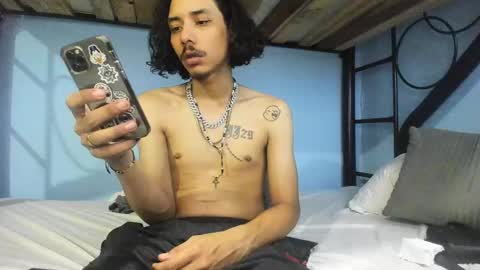 Snapshot of santiagoxxxtreme_ chatting on January 20, 10:40 am Santiago online show from January 20, 10:40 am