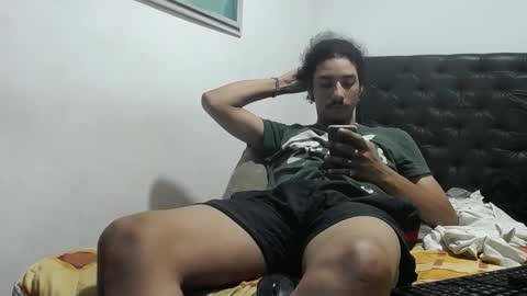 Snapshot of santiagoxxxtreme_ chatting on September 17, 12:25 am Santiago online show from September 17, 12:25 am