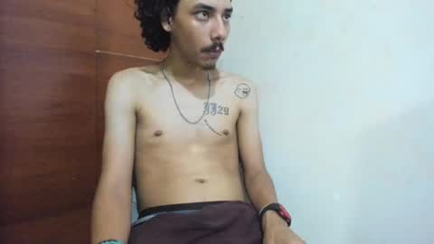 Snapshot of santiagoxxxtreme_ chatting on December 18, 9:47 am Santiago online show from December 18, 9:47 am
