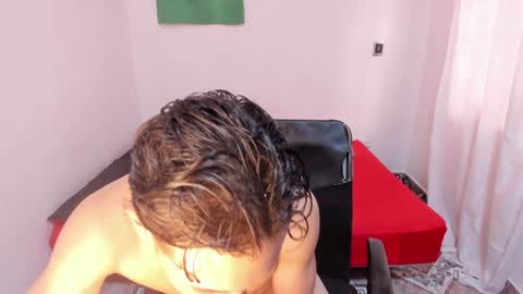 Snapshot of santiceballo chatting on December 14, 8:18 pm Julius Novachrono online show from December 14, 8:18 pm