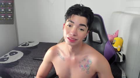 Mr. Santiago online show from December 21, 4:25 pm