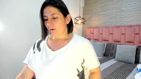 Snapshot of sarahdeyvis chatting on February 21, 7:32 pm Sarah Deyvis online show from February 21, 7:32 pm