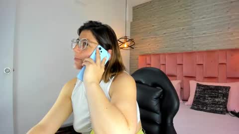 Snapshot of sarahdeyvis chatting on September 12, 6:32 pm Sarah Deyvis online show from September 12, 6:32 pm