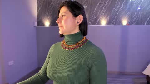 Snapshot of sarahdeyvis chatting on February 4, 3:04 pm Sarah Deyvis online show from February 4, 3:04 pm