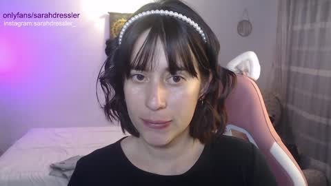 Snapshot of sarahdressler chatting on February 8, 1:43 am sarahdressler online show from February 8, 1:43 am