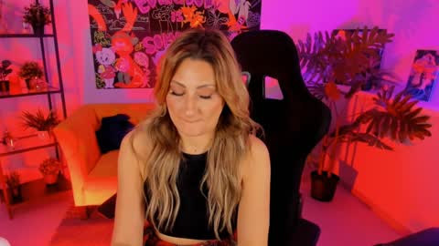 Divine Sarah NONUDE model online show from January 16, 5:33 pm