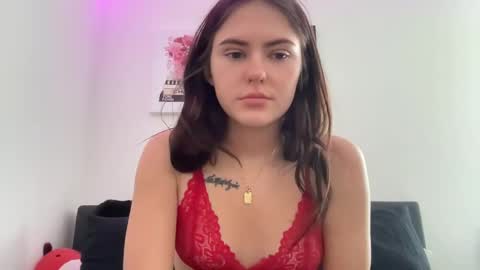 SarahxOliver online show from January 24, 7:18 pm
